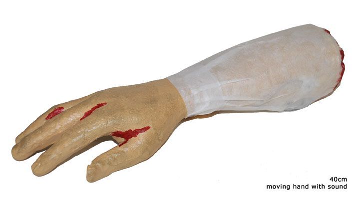 Arm afgehakt met beweging en geluid