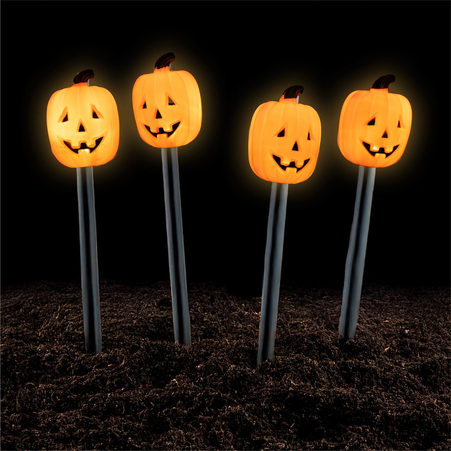 4 LED beleuchtete Kürbisse für den Garten 4 LED beleuchtete Kürbisse für den Garten