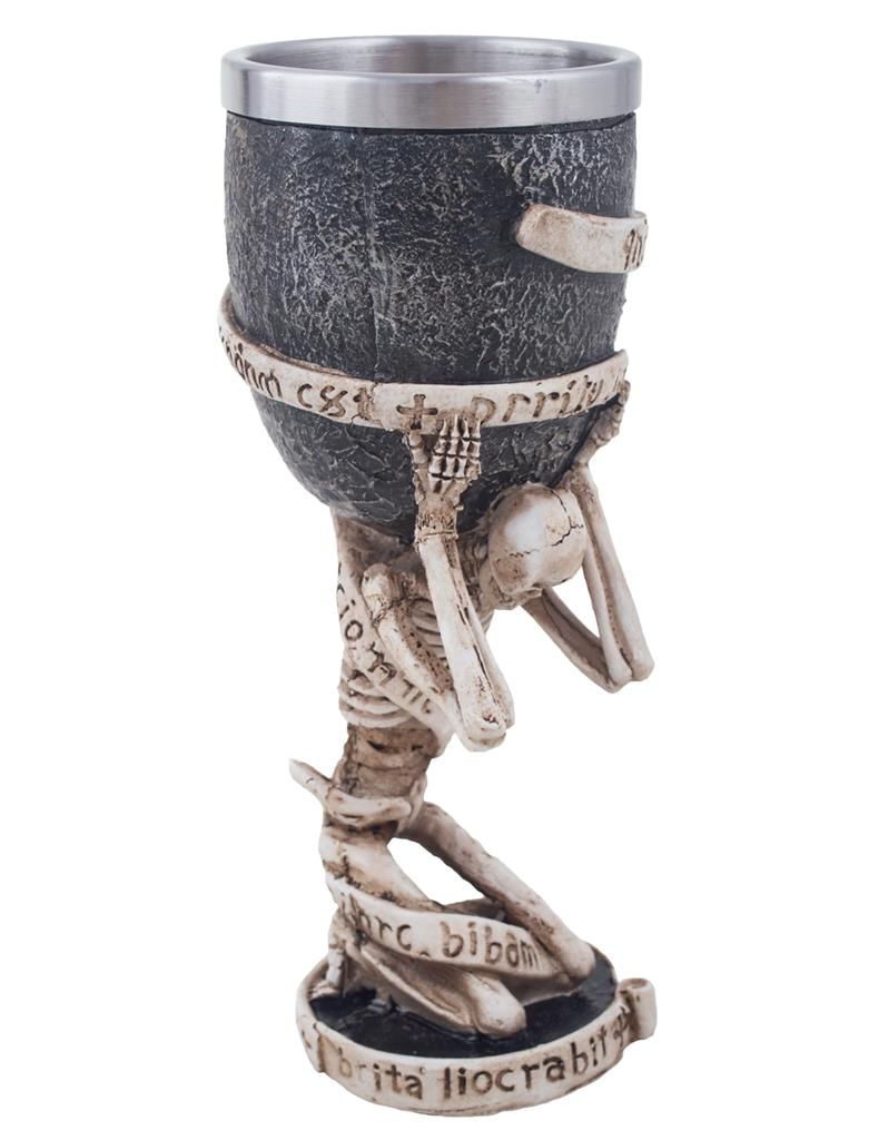 Becher sitzendes Skelett