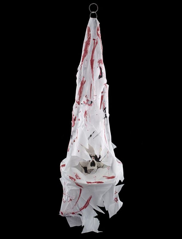 Hängende Dekoration Schädel auf Teller Hängende Dekoration Schädel auf Teller