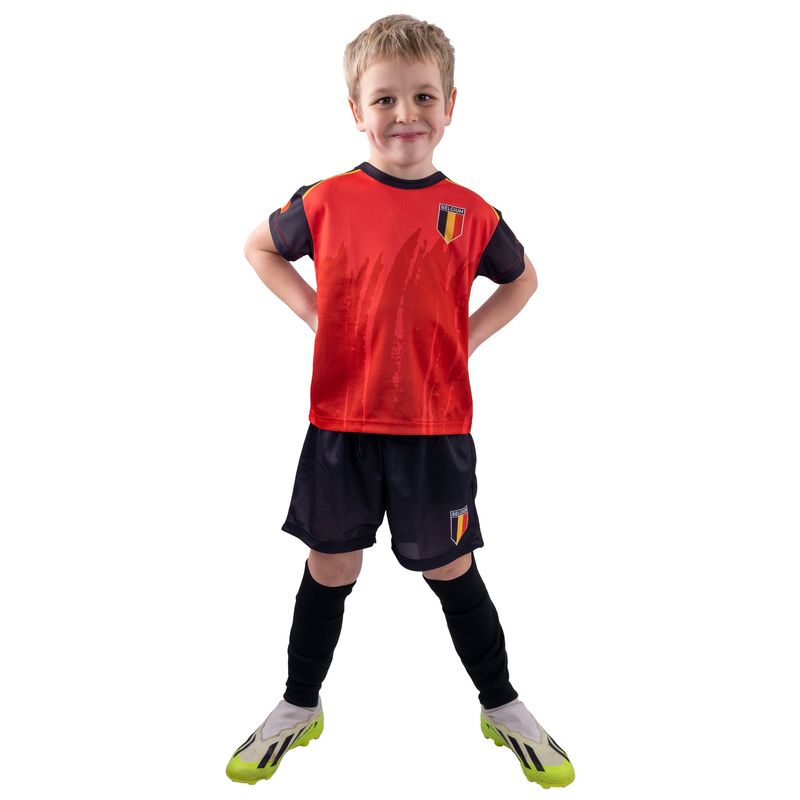 T-Shirt und Shorts Belgien Größe 140