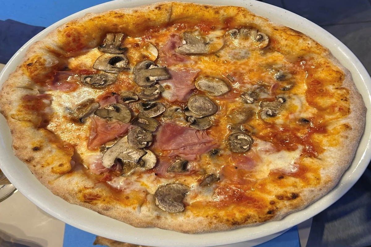 RUSTICA