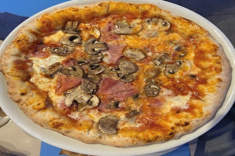 RUSTICA
