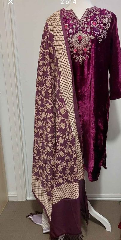 ​Silk velvet suit set with pent and dupatta