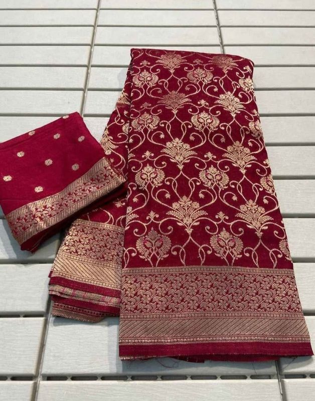 Creape silk saree with latkans on pallu