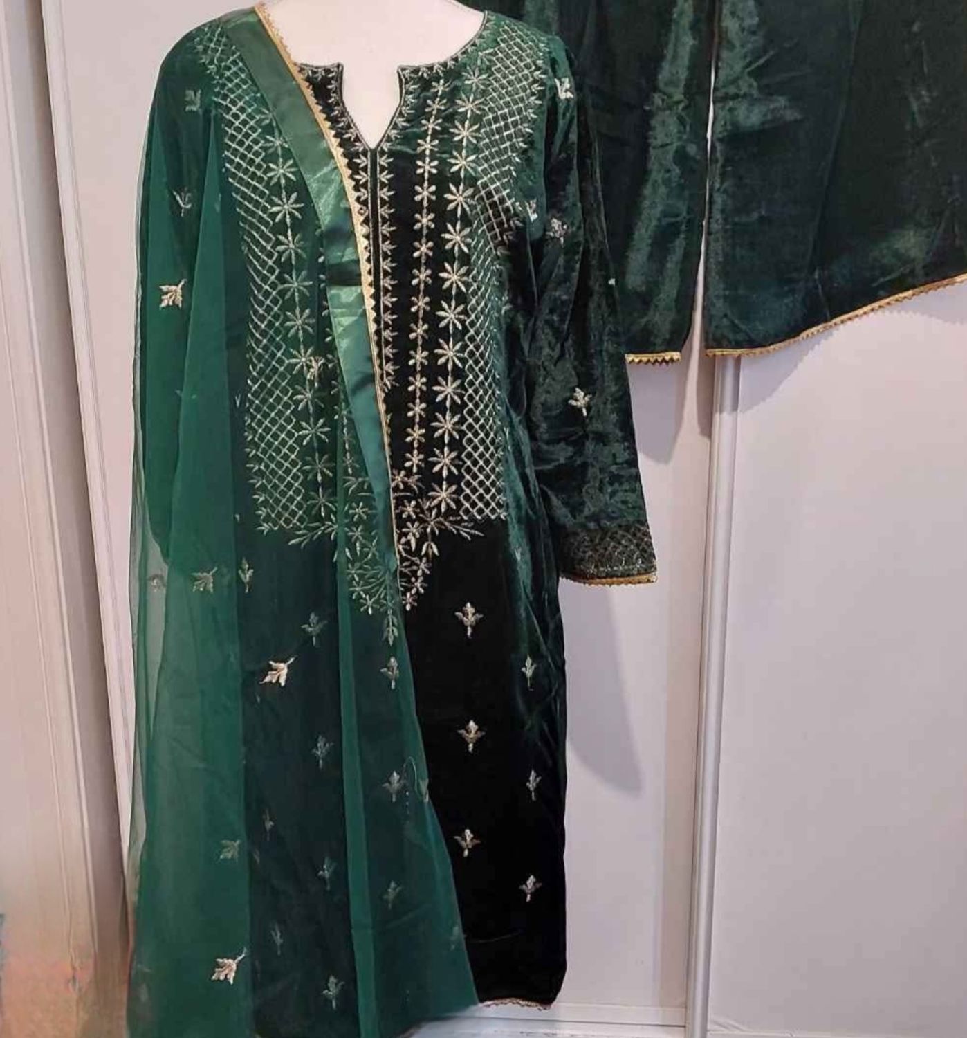 Velvet shara set skirt type look