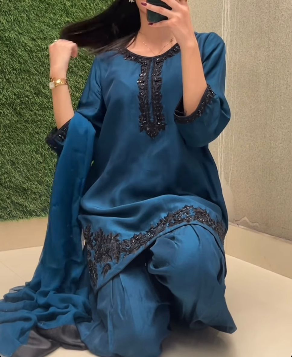 Farshi salwar suit set with full sleeves