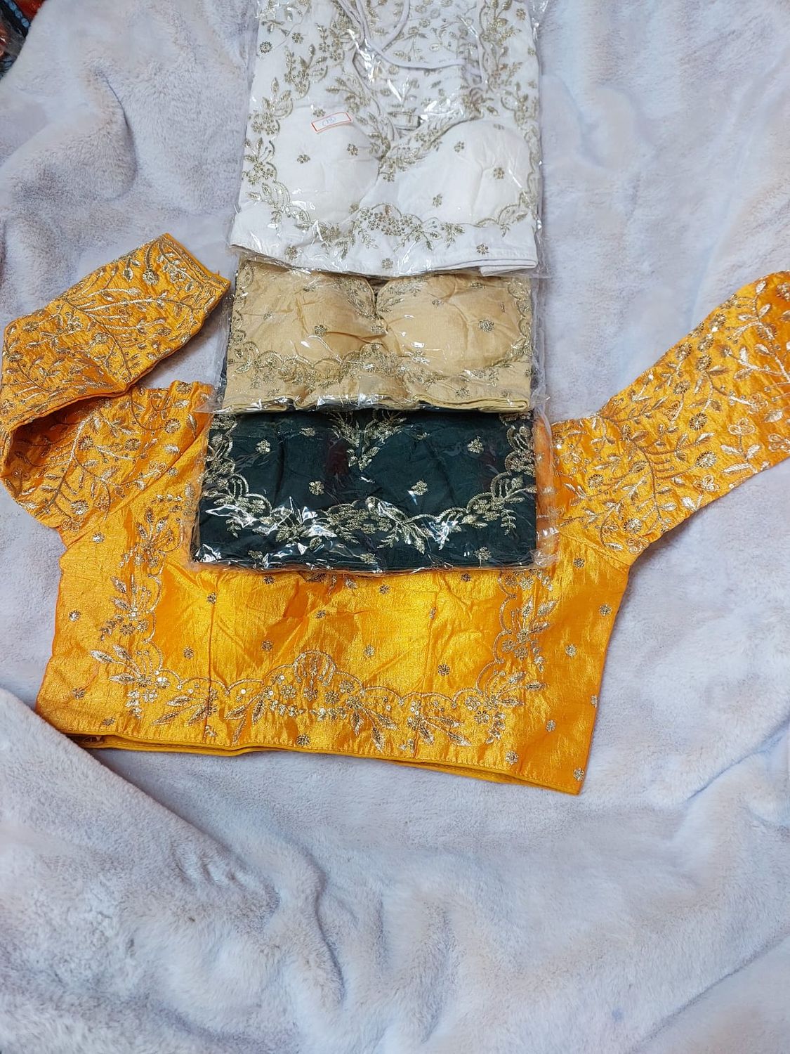 Embroidery blouse