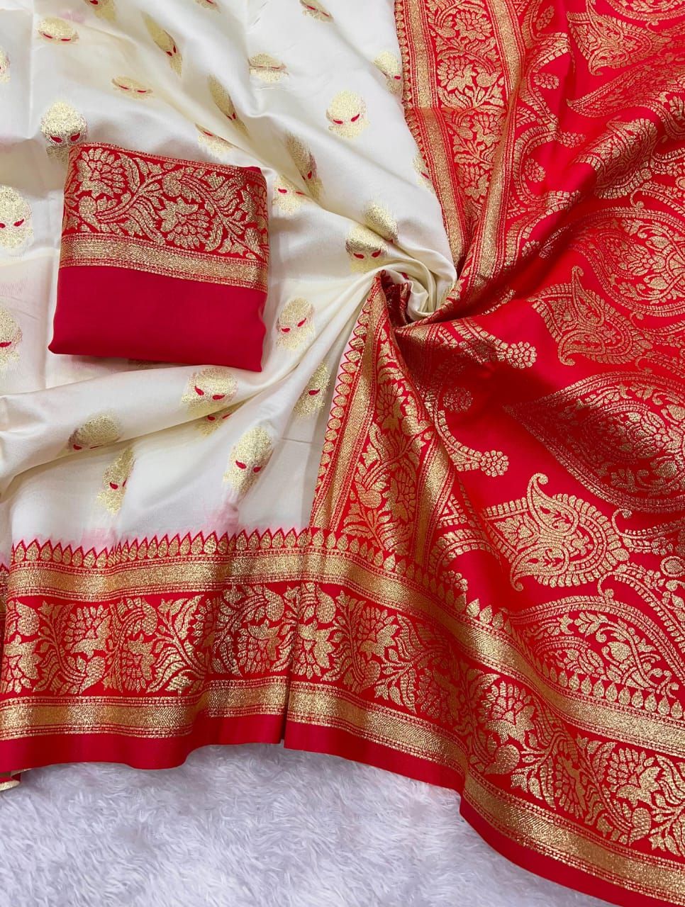 Soft Kanjivaram silk saree with blouse piece