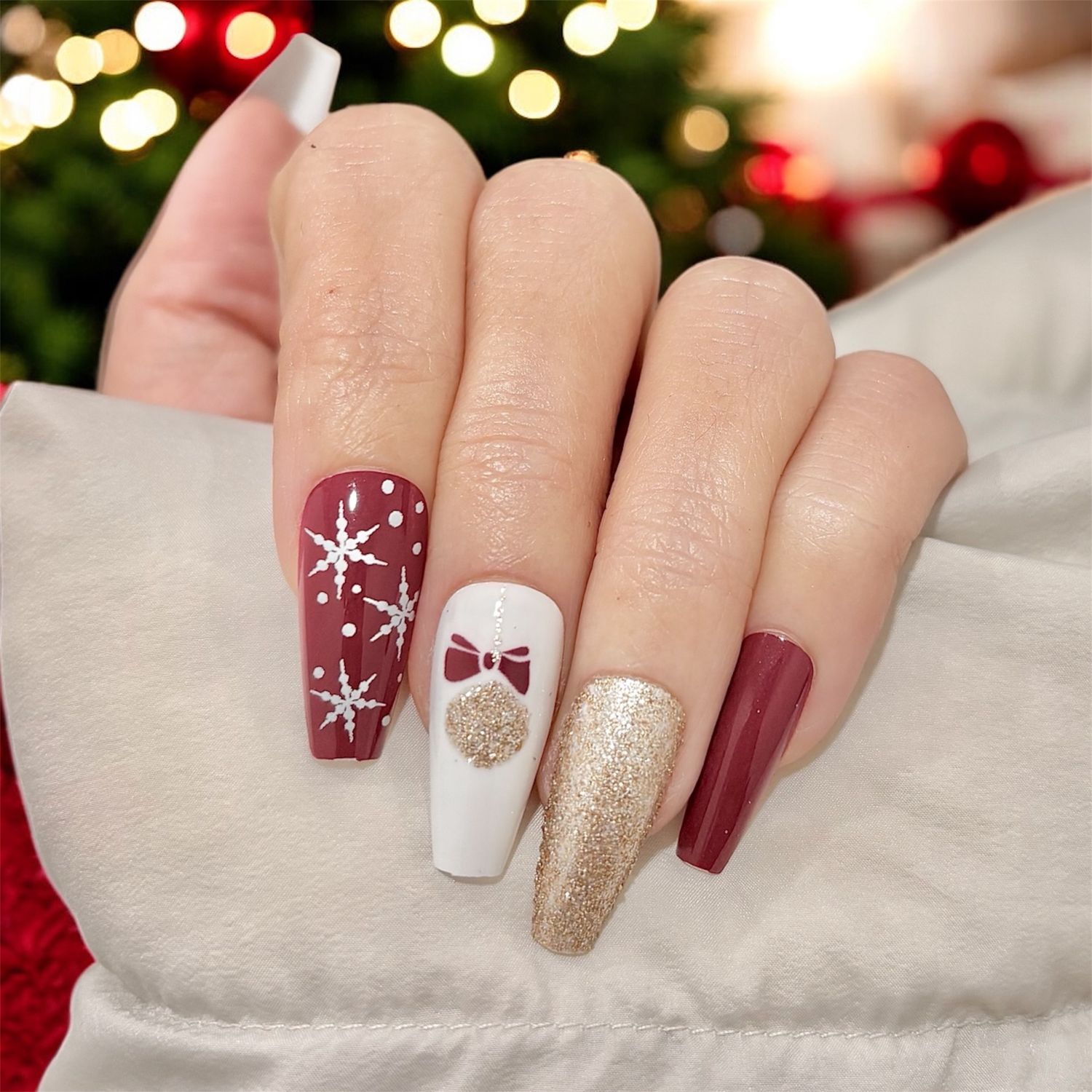 Gilded Ornament Glow