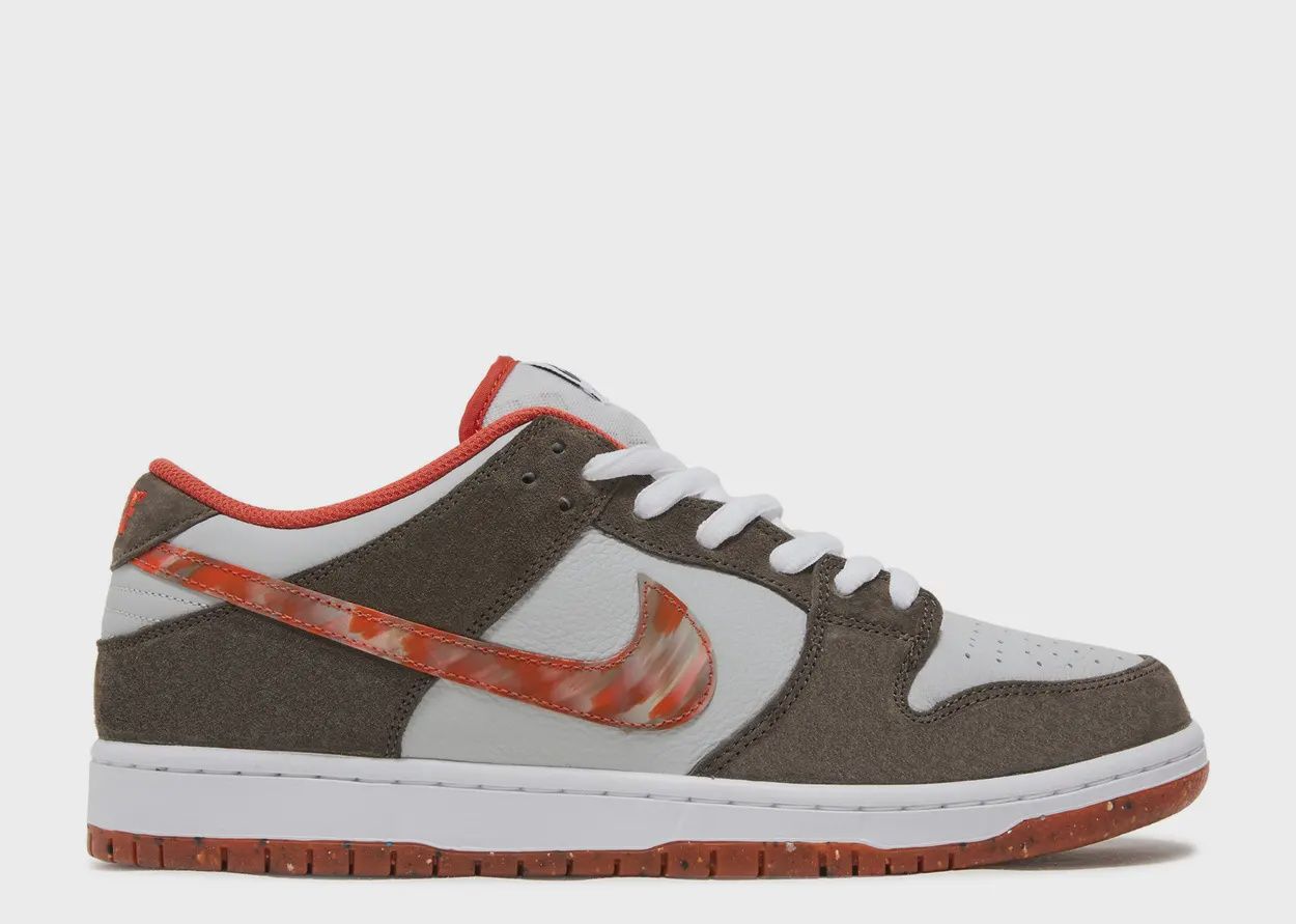 NIKE DUNK LOW SB X CRUSHED D.C. &quot;GOLDEN HOUR&quot;