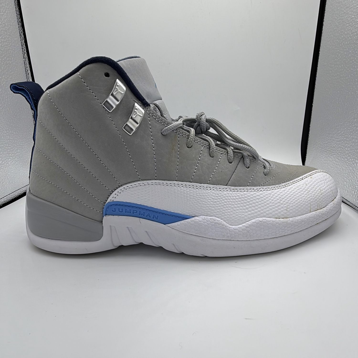 JORDAN 12 “GREY UNIVERSITY BLUE” SZ8.5