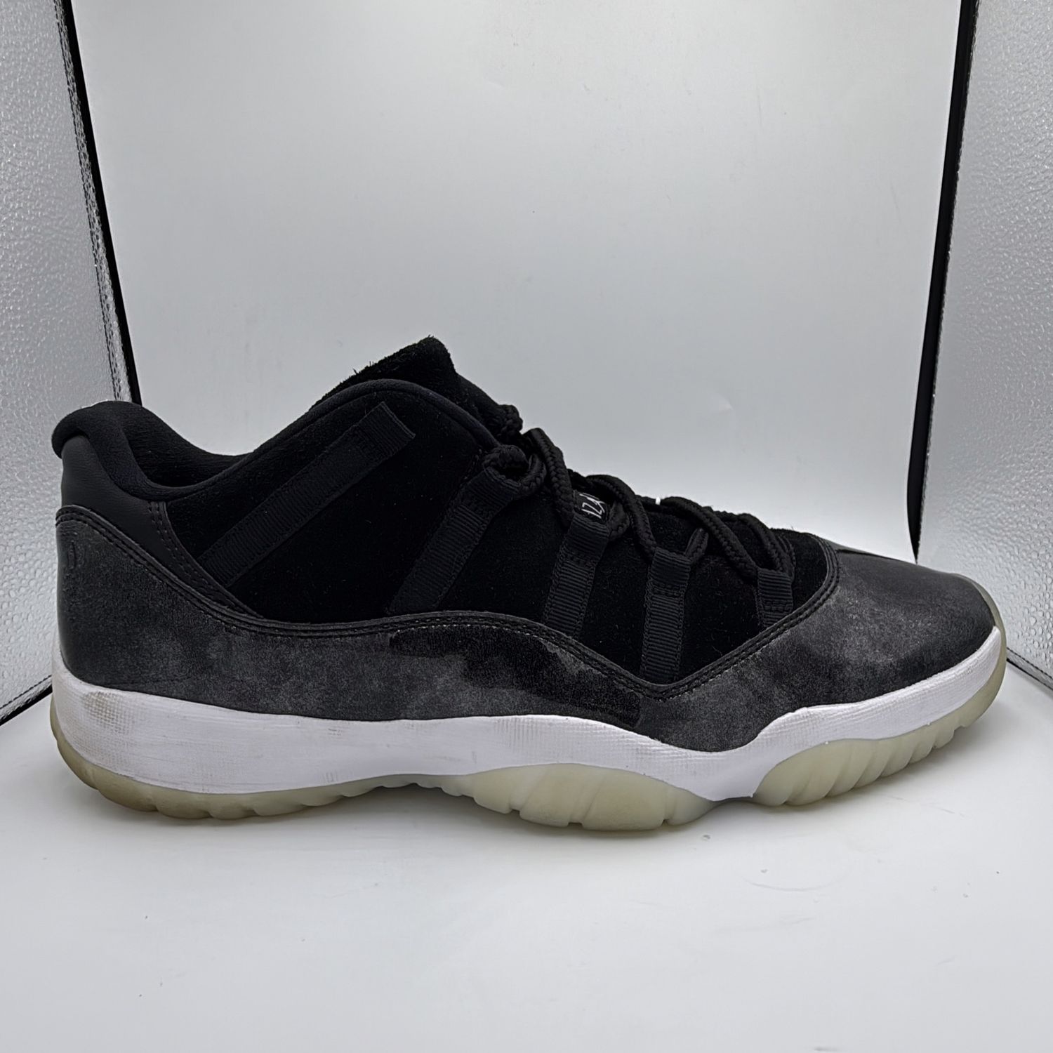 JORDAN 11 LOW “BARONS” SZ 12 N.B.