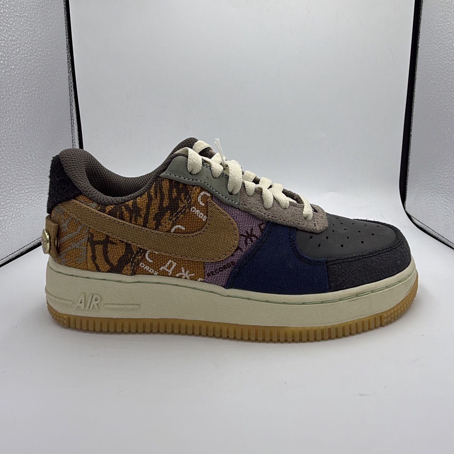 AIR FORCE 1 LOW X TRAVIS SCOTT &quot;CACTUS JACK&quot; SZ 4