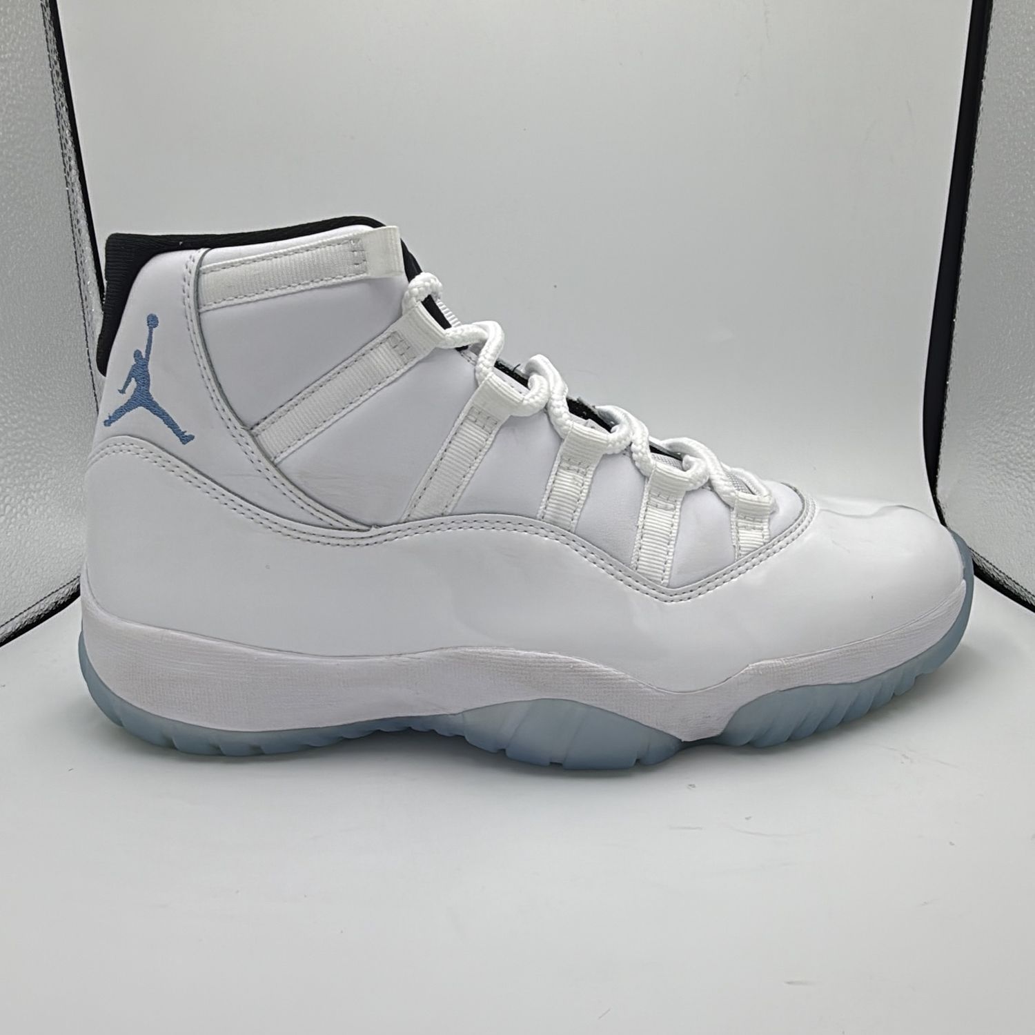 JORDAN 11 “LEDGEND BLUE” SZ 9