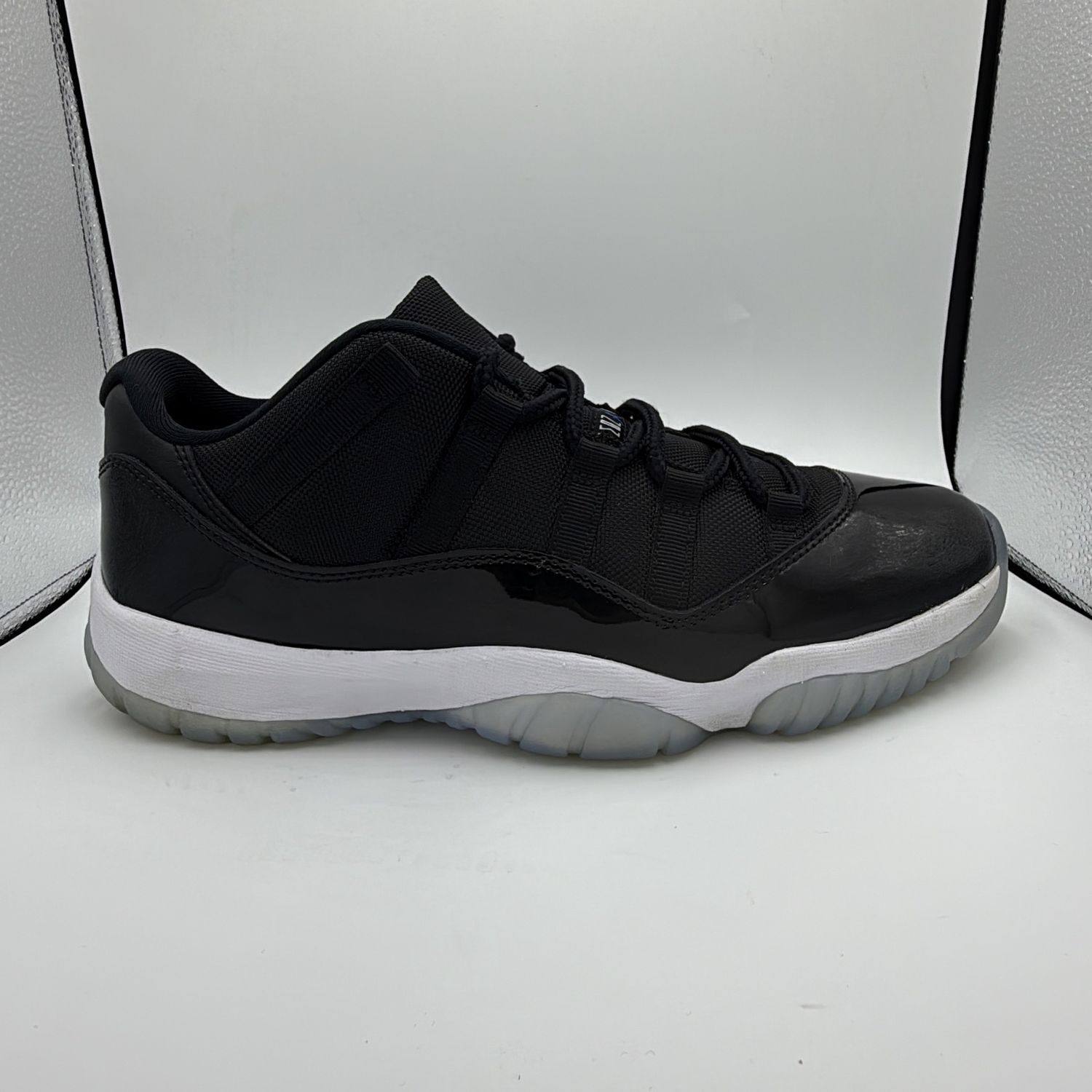 JORDAN 11 LOW “SPACE JAM” SZ 10