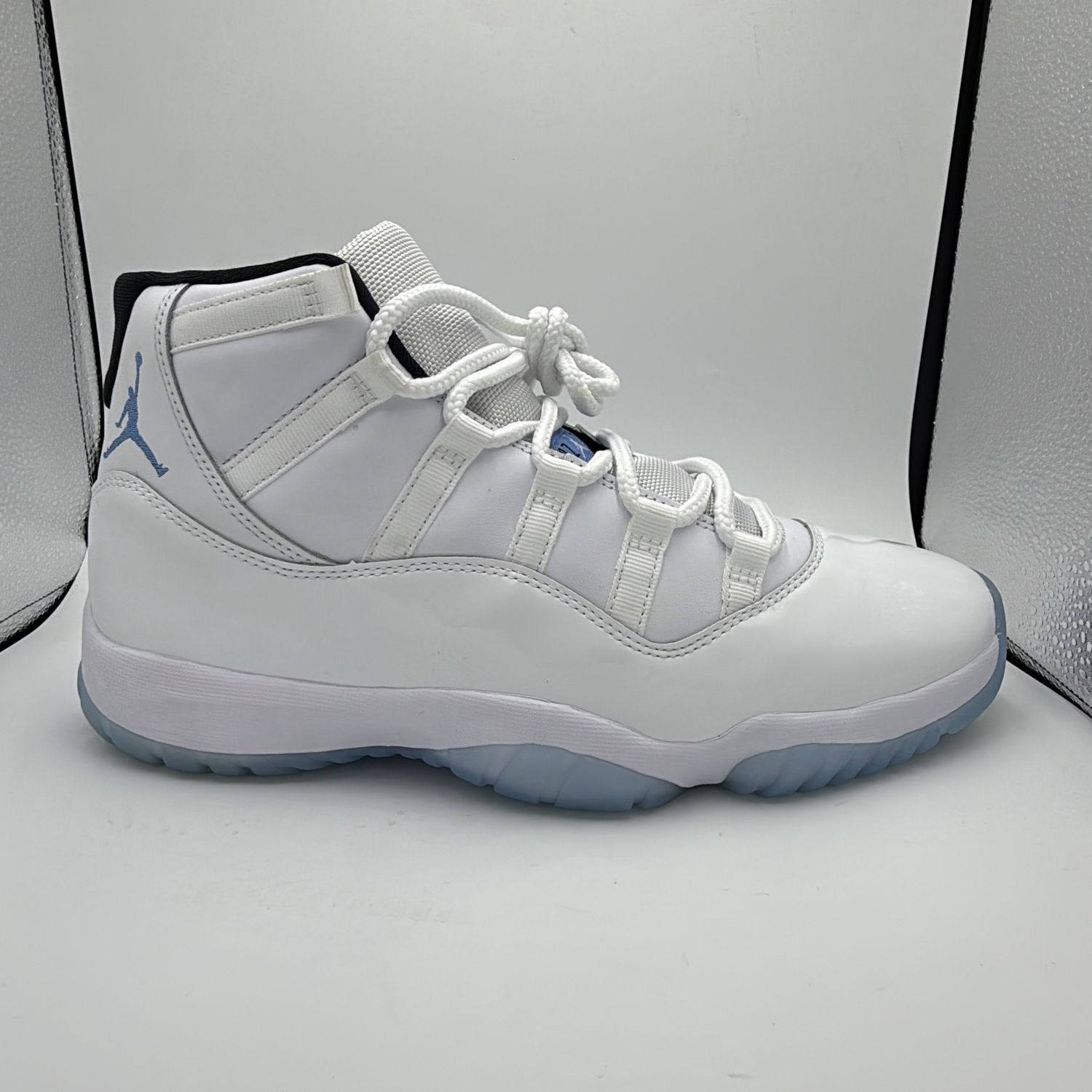JORDAN 11 “LEGEND BLUE” SZ 10