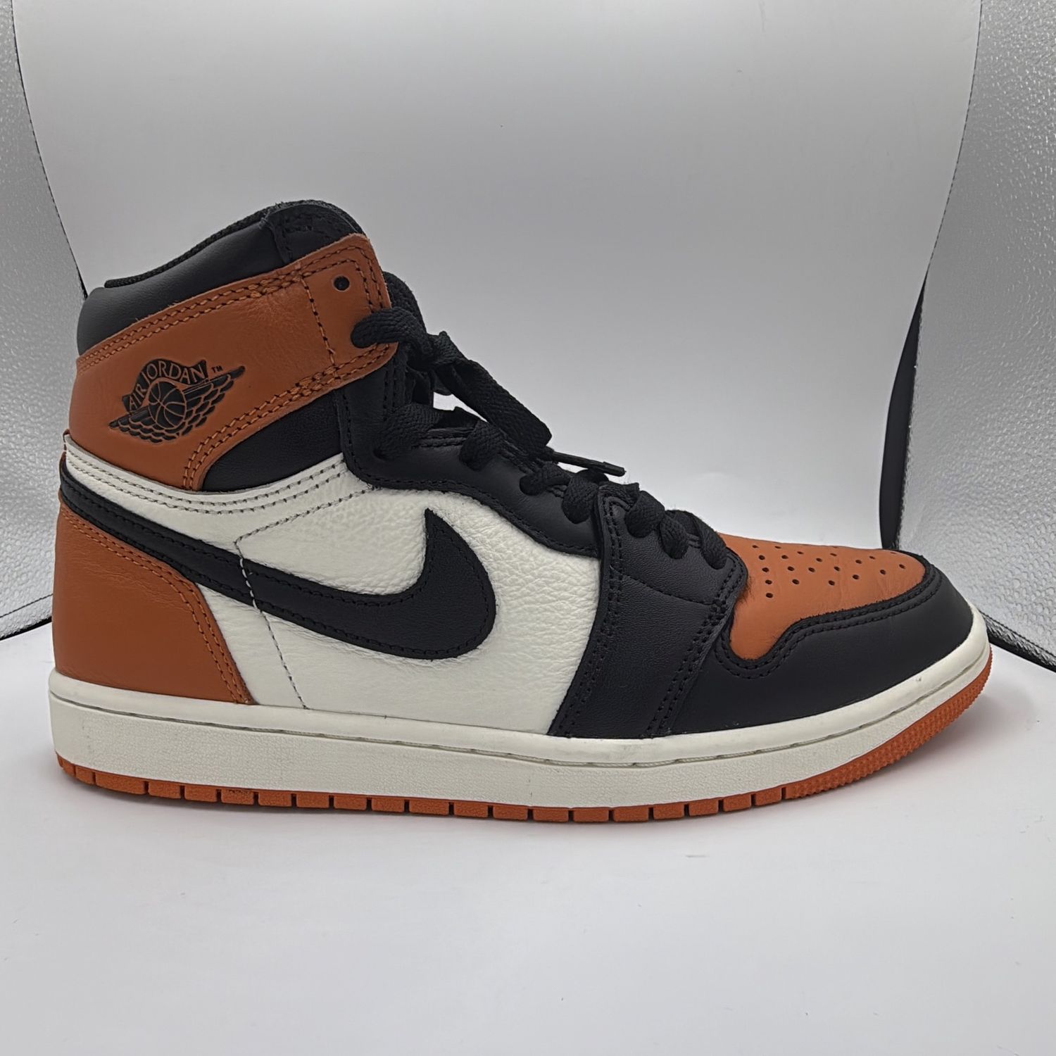 JORDAN 1 “SHATTERED BACK BOARD” 2025. SZ8.5
