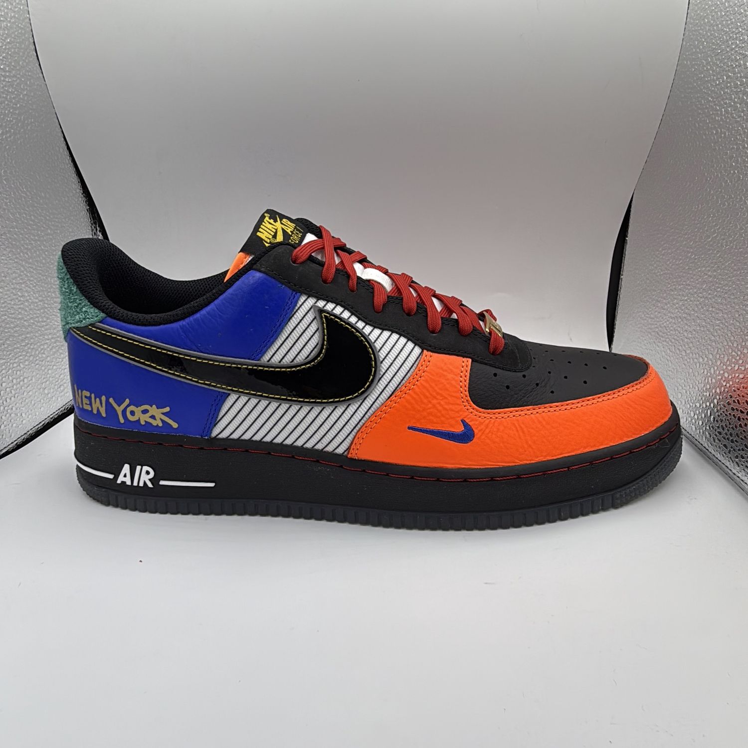 NIKE AIR FORCE 1 X NYC CITY OF ATHLETES SZ 11.5