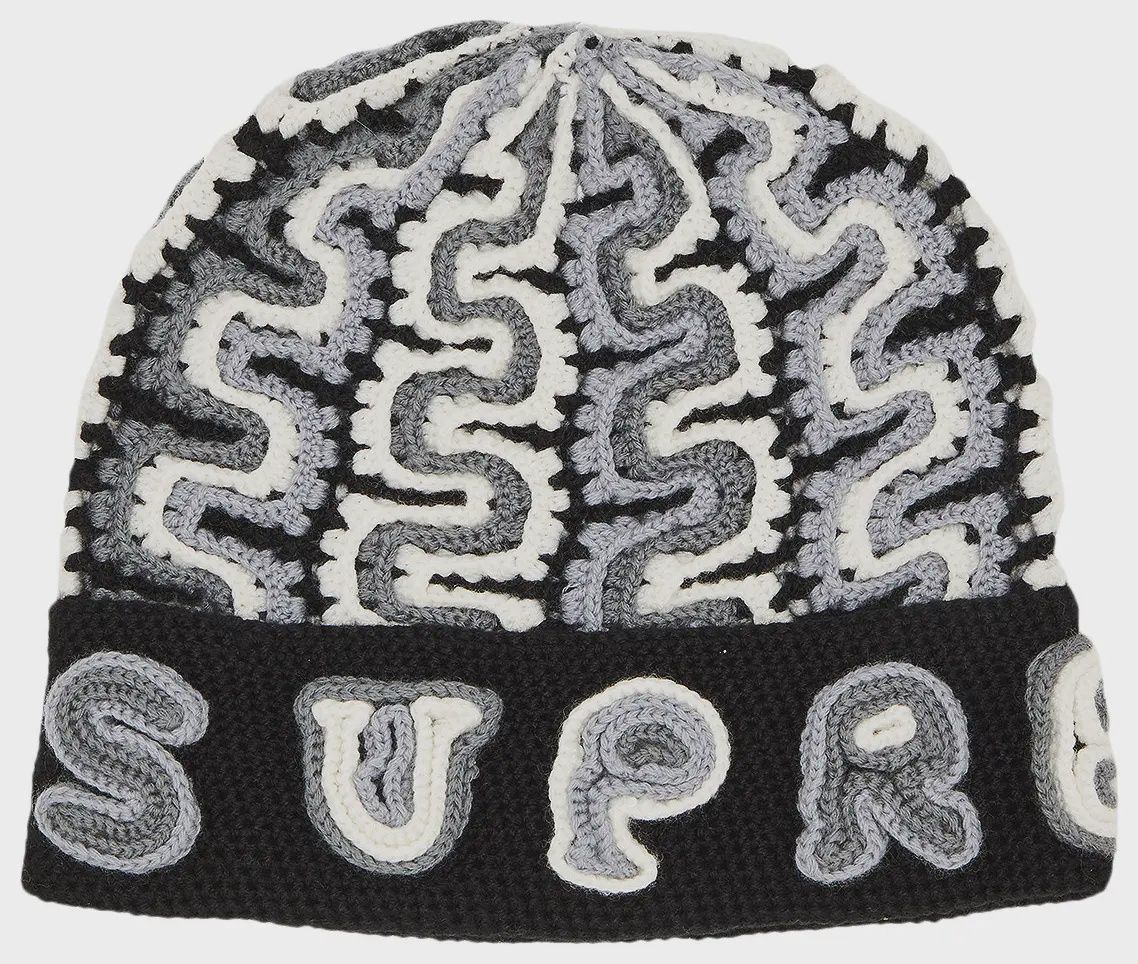 SUPREME YARN APPLIQUE BEANIE &quot;BLACK&quot;