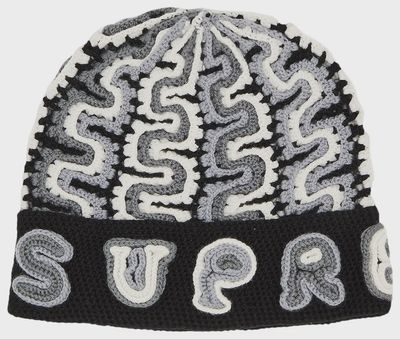 SUPREME YARN APPLIQUE BEANIE &quot;BLACK&quot;
