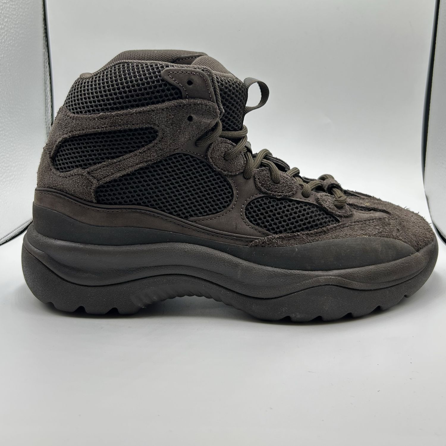 YEEZY BOOT “OIL” SZ 10