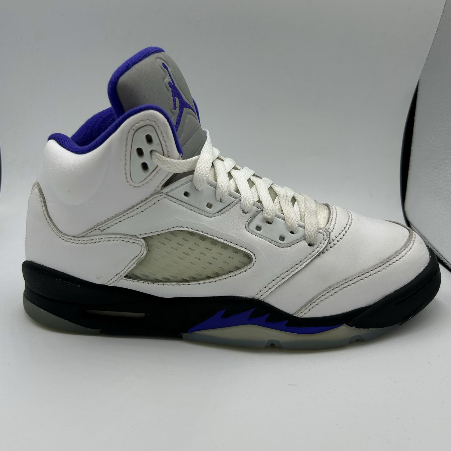 JORDAN 5 “DARK CONCORD” SZ 6.5Y