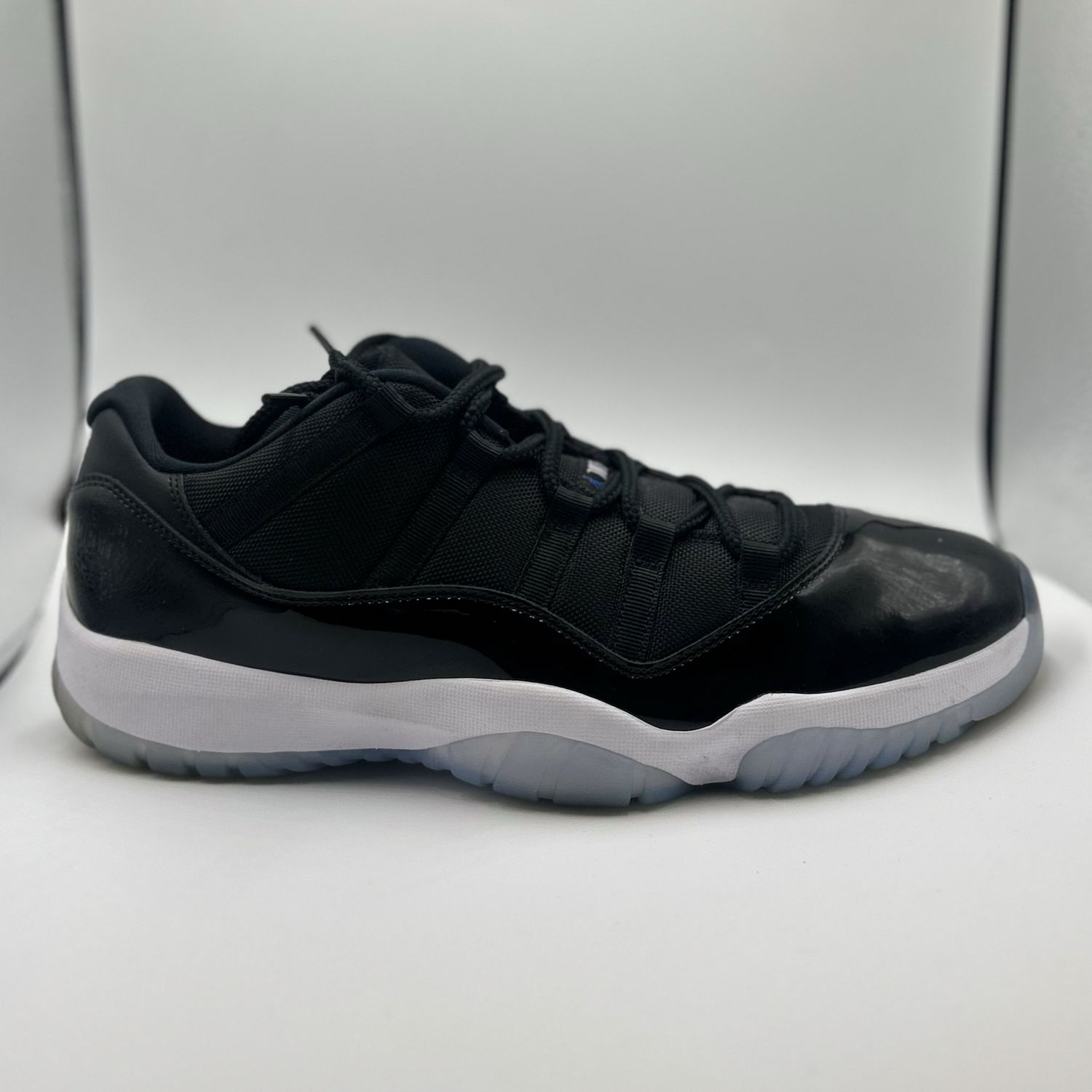 JORDAN 11 LOW “SPACE JAM” SZ 13