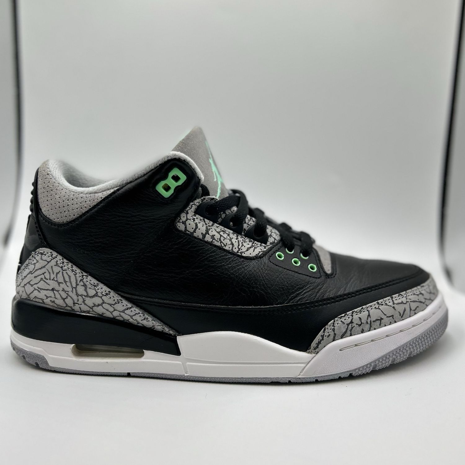 JORDAN 3 “GREEN GLOW” SZ 10