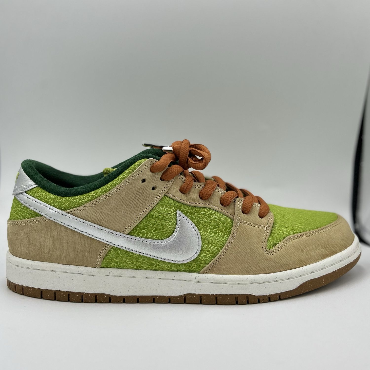 NIKE DUNK SB LOW “ESCARGOT” SZ 10.5