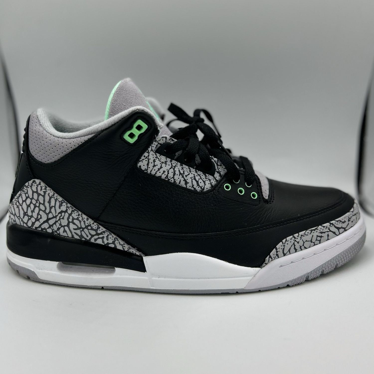 JORDAN 3 “GREEN GLOW” SZ 11.5