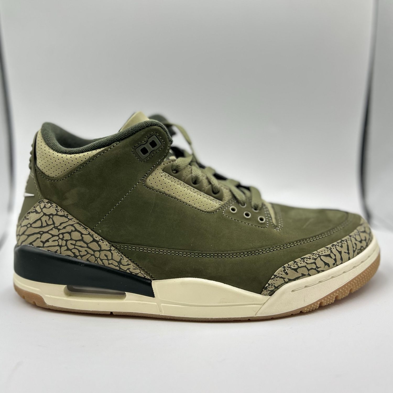 JORDAN 3 “FAMILY AFFAIR” SZ 9.5