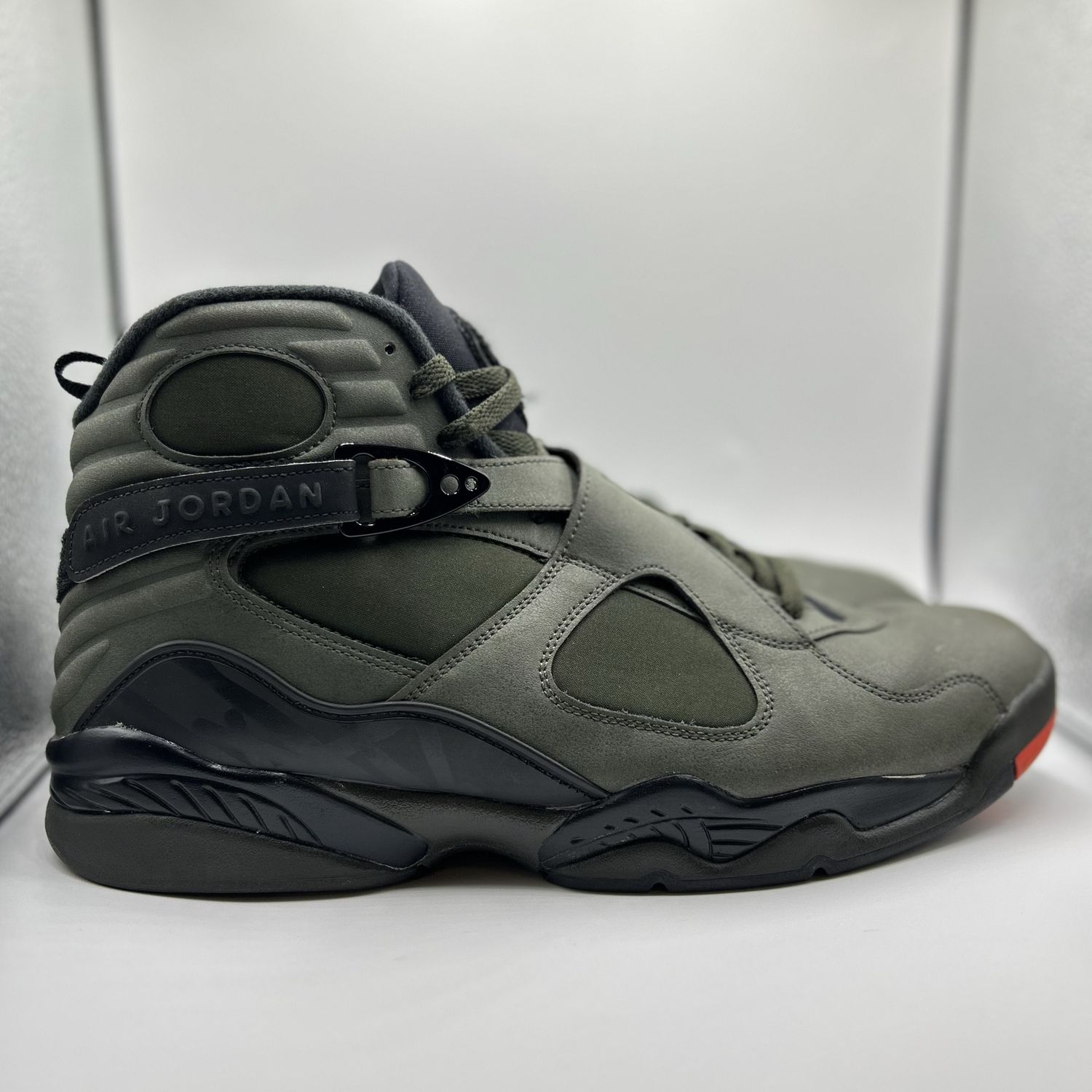 JORDAN 8 “TAKE FLIGHT UNDEFEATED” SZ 14 N.B.