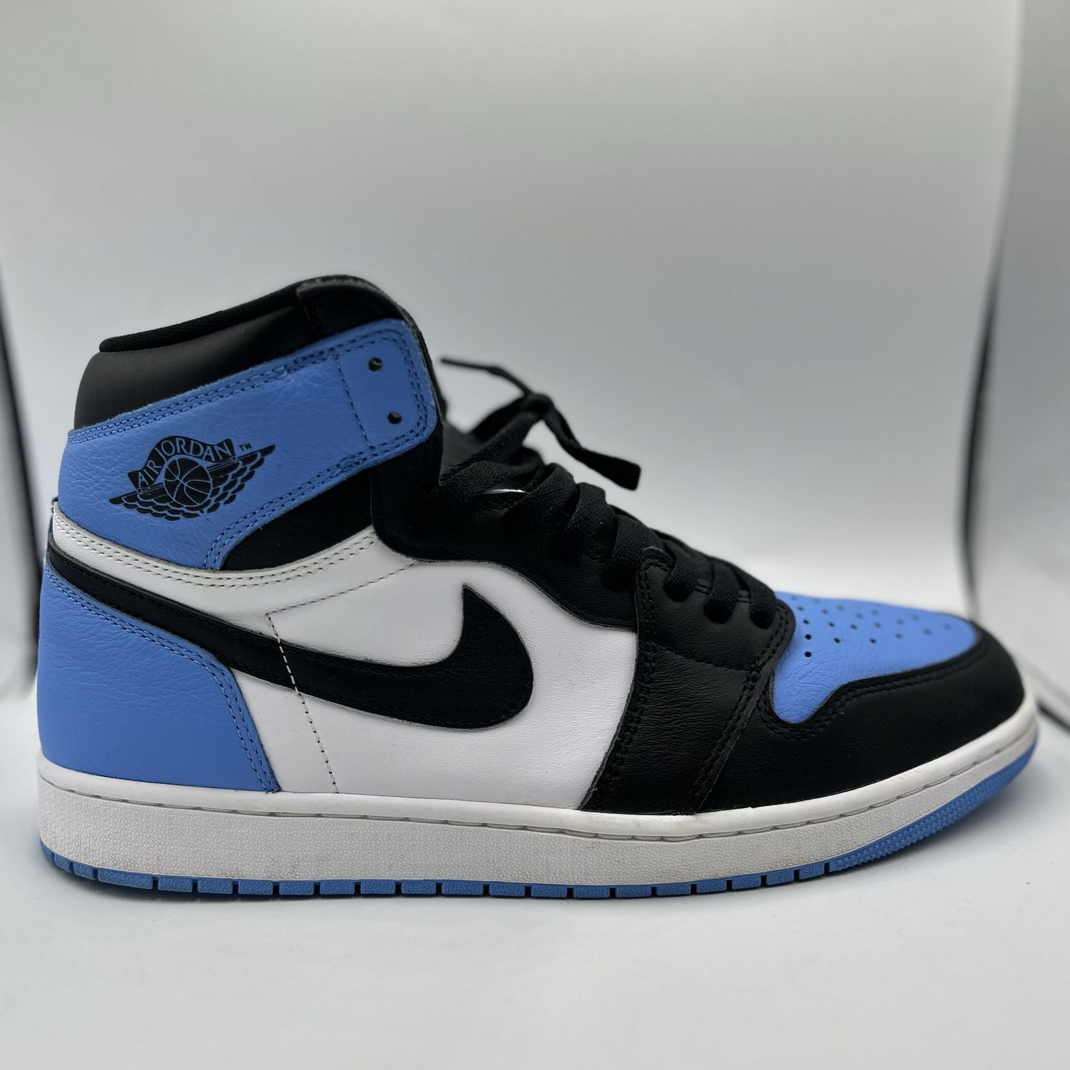 JORDAN 1 HIGH “UNC” SZ 12 N.B