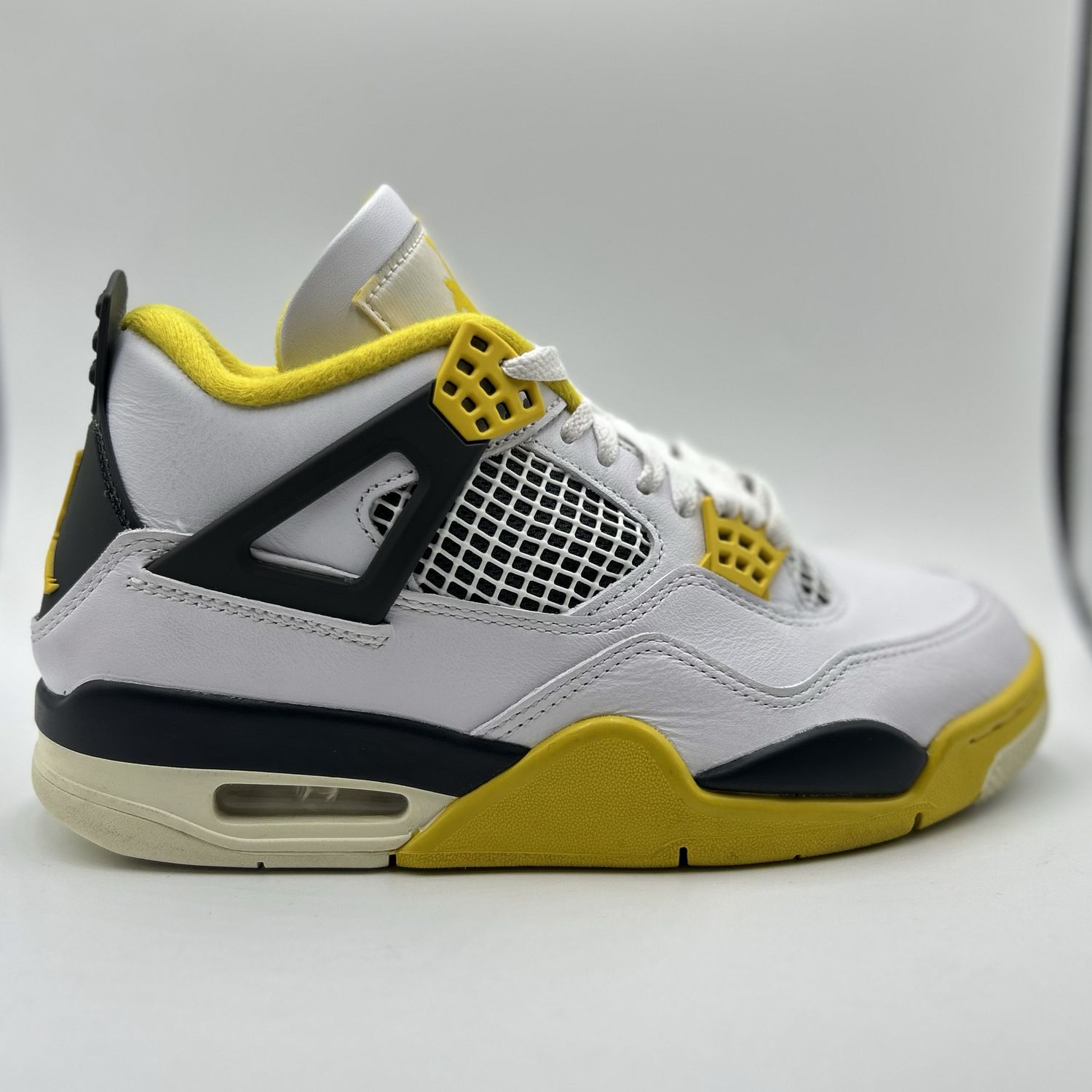 JORDAN 4 “VIVID SULFUR” SZ 6