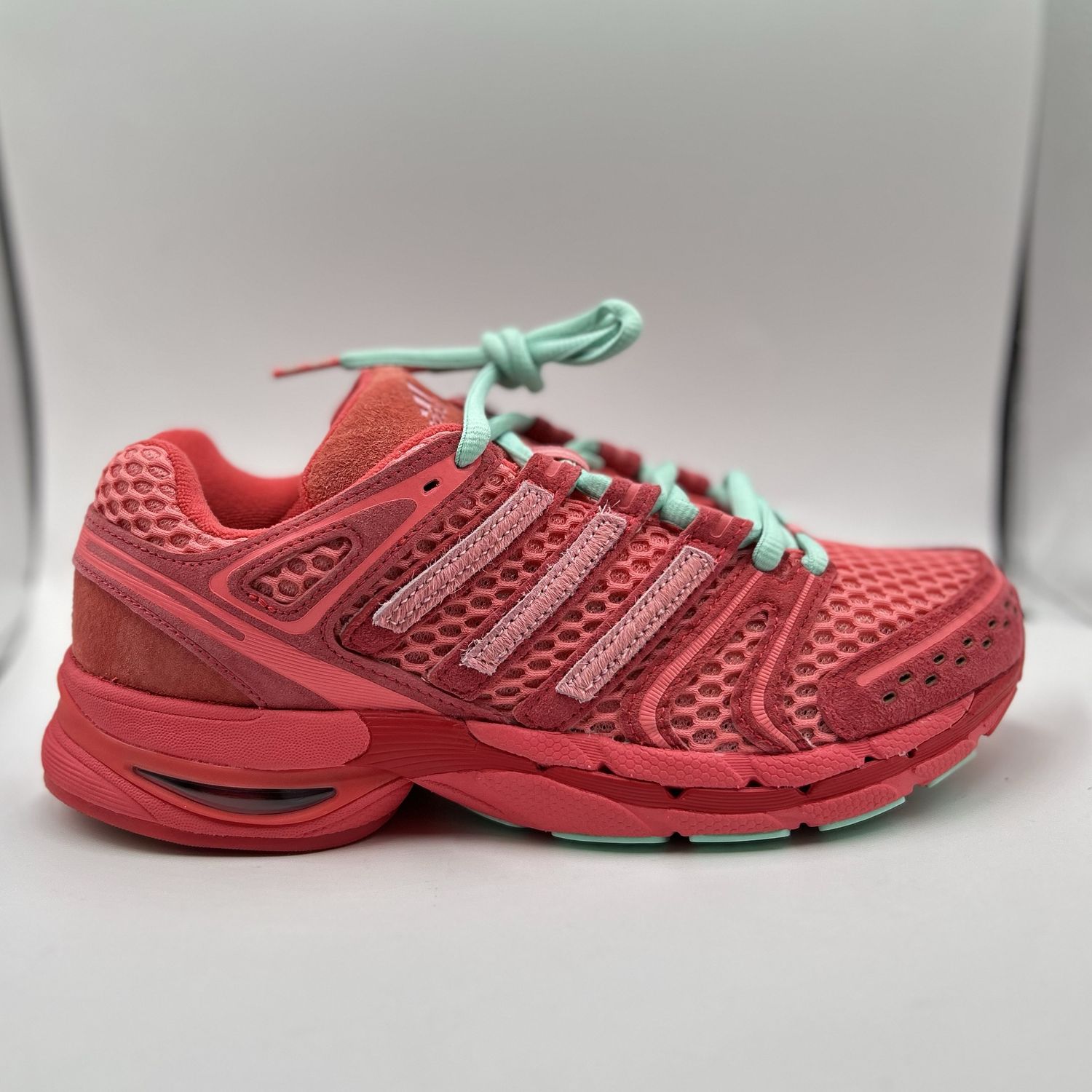 ADISTAR CUSHION 5 X UNHEARDOF PIGGY RUNNER 2.0 “STEVE-O” SZ 7.5