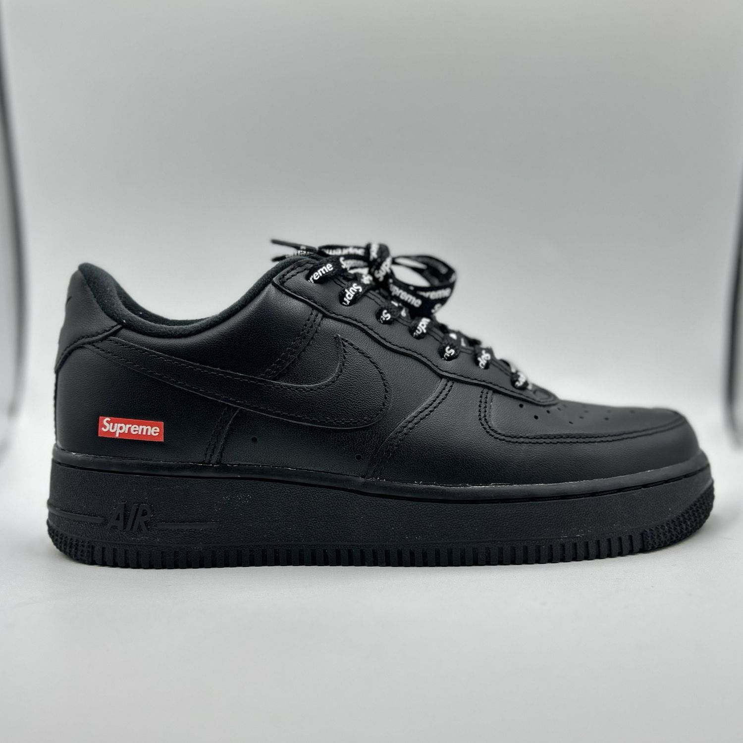 NIKE AIR FORCE 1 X SUPREME (BLACK) SZ 6