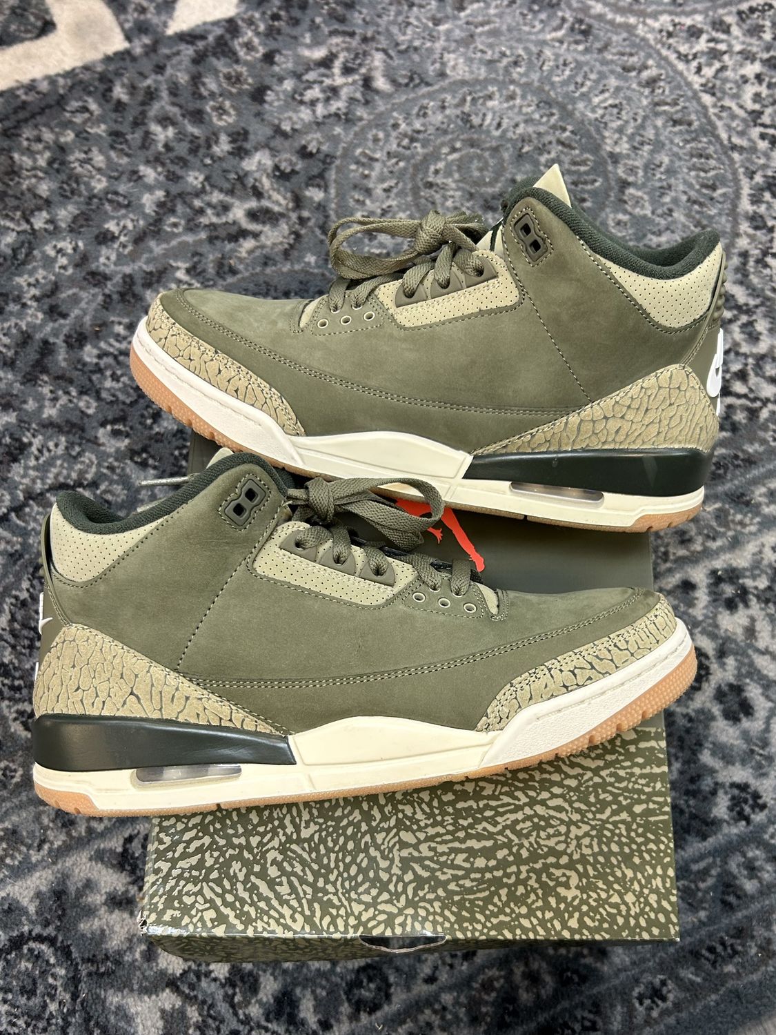 JORDAN 3 “OLIVE” SZ 10.5