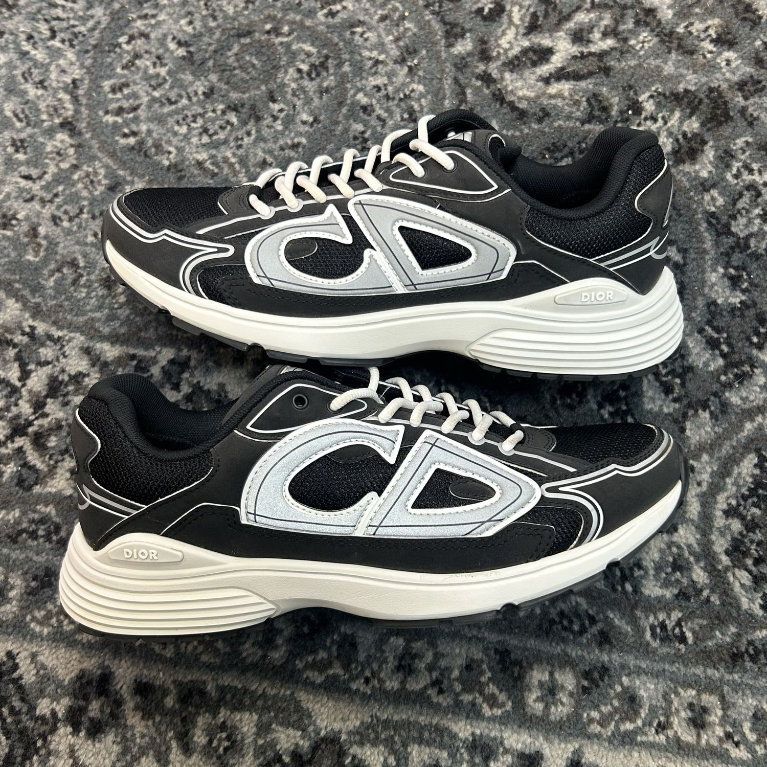 DIOR B22 BLACK/WHITE SZ 43 N.B.