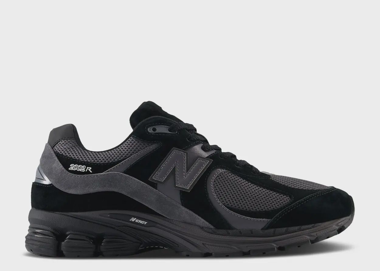NEW BALANCE 2002R "BLACK MAGNET"
