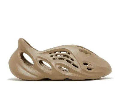 YEEZY FOAM RUNNER "STONE TAUPE"