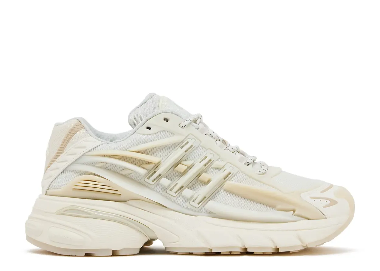 ADISTA JELLYFISH X PHARRELL X VIRGINIA "TRIPLE WHITE"