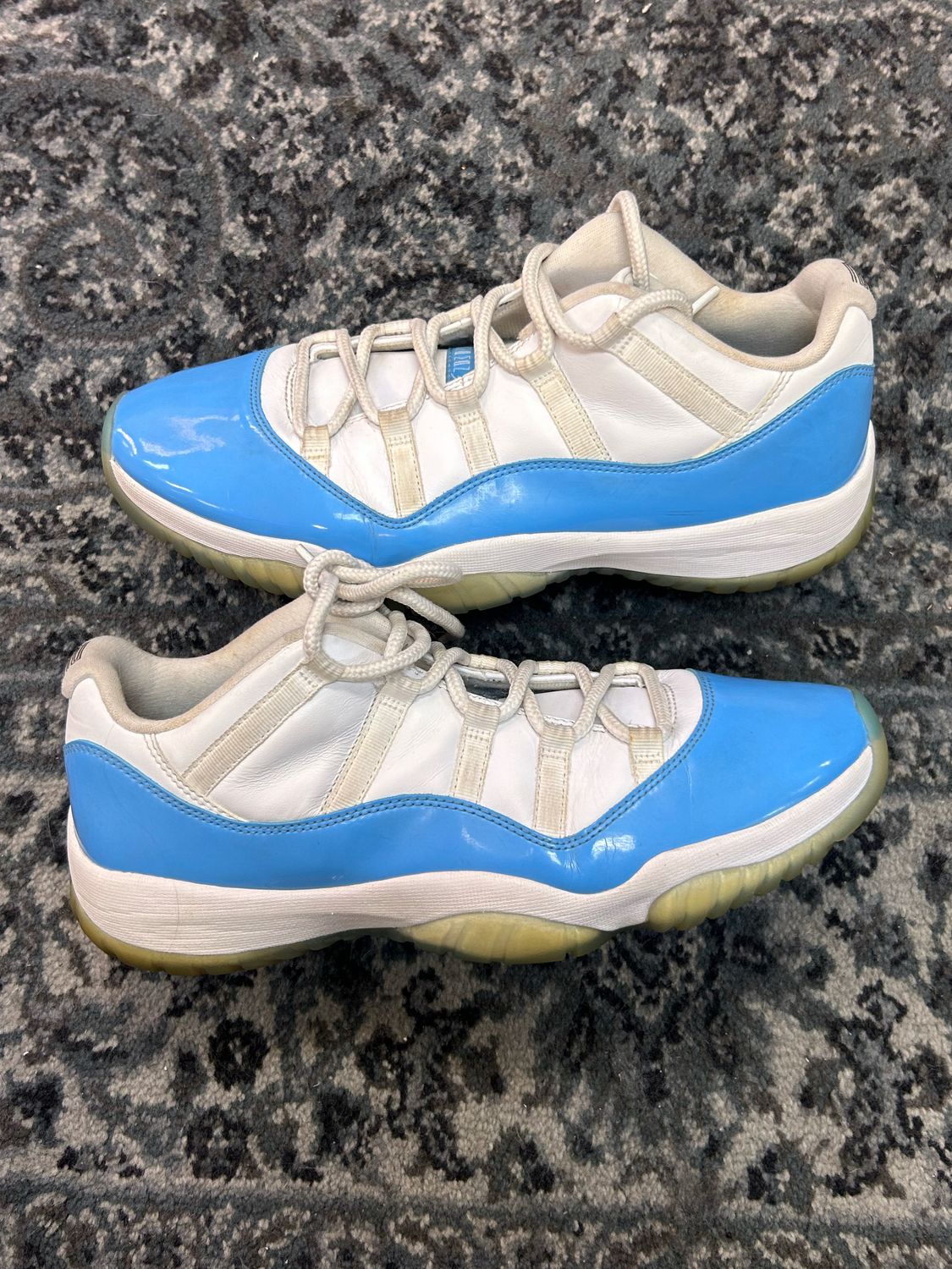 JORDAN 11 LOW “UNIVERSITY BLUE” SZ 12 N.B.