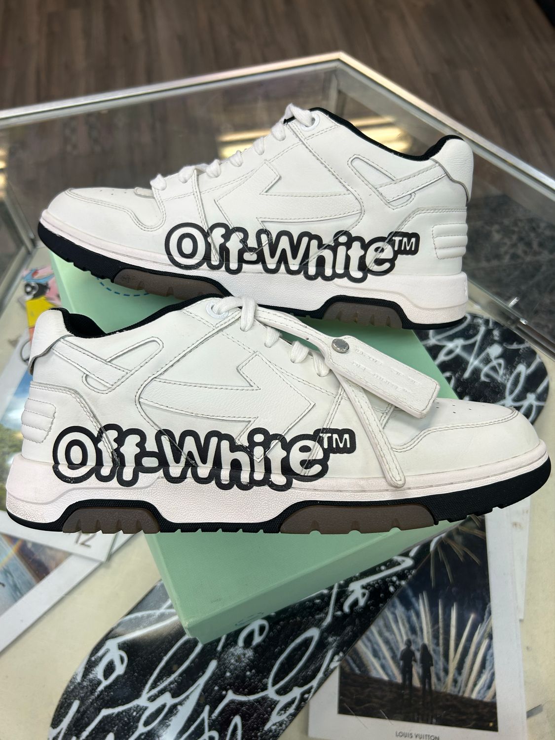 OFF WHITE OUT OF OFFICE “WHITE BLACK” SZ 44