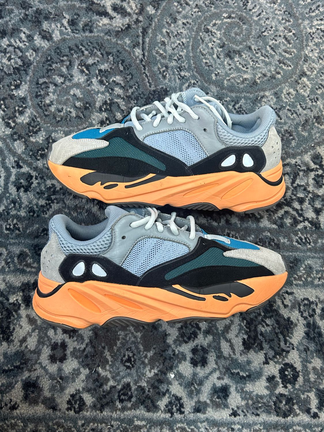 YEEZY 700 “WASH ORANGE” SZ 9 N.B.