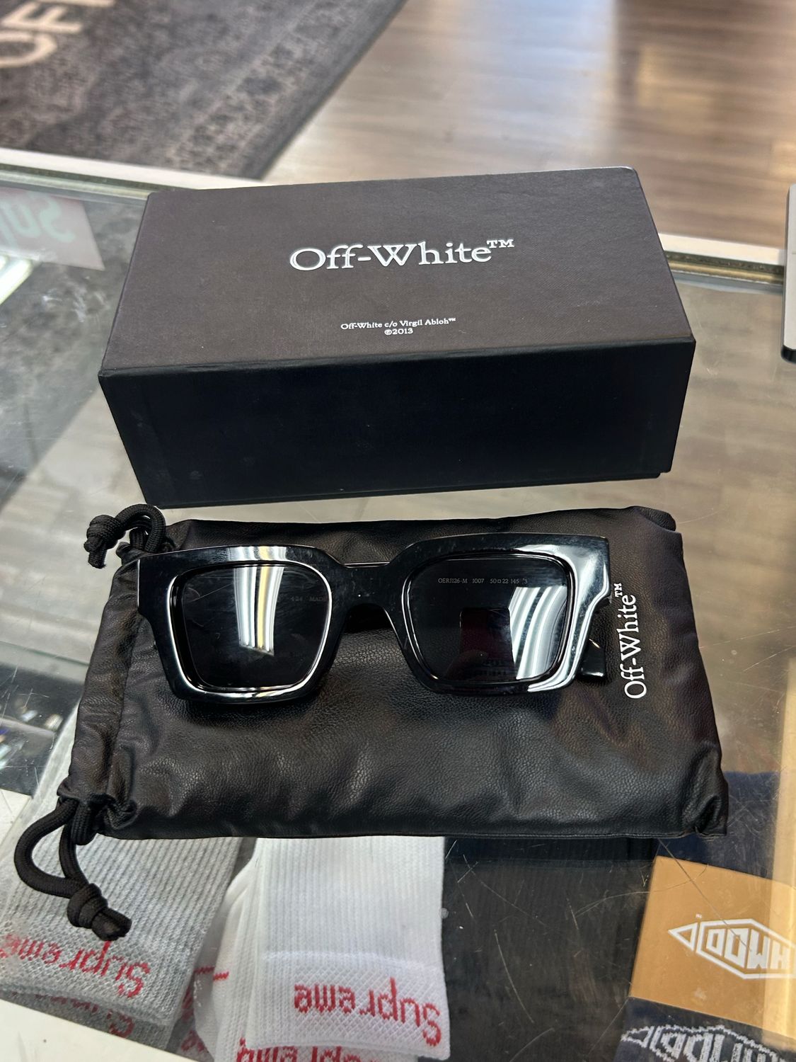 OFF WHITE SQUARE SUNGLASSES