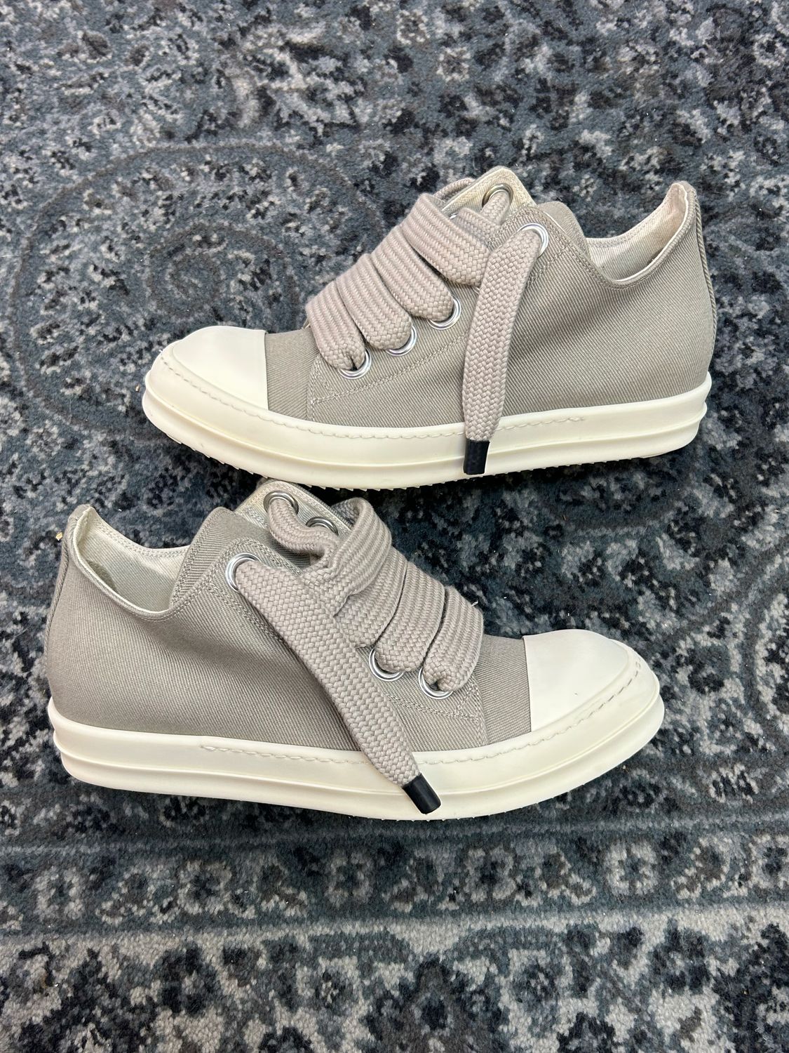 RICK OWEN DRKSHDW JUMBOLACE LOW SNEAKS “MINERAL MILK” SZ 43 N.B.