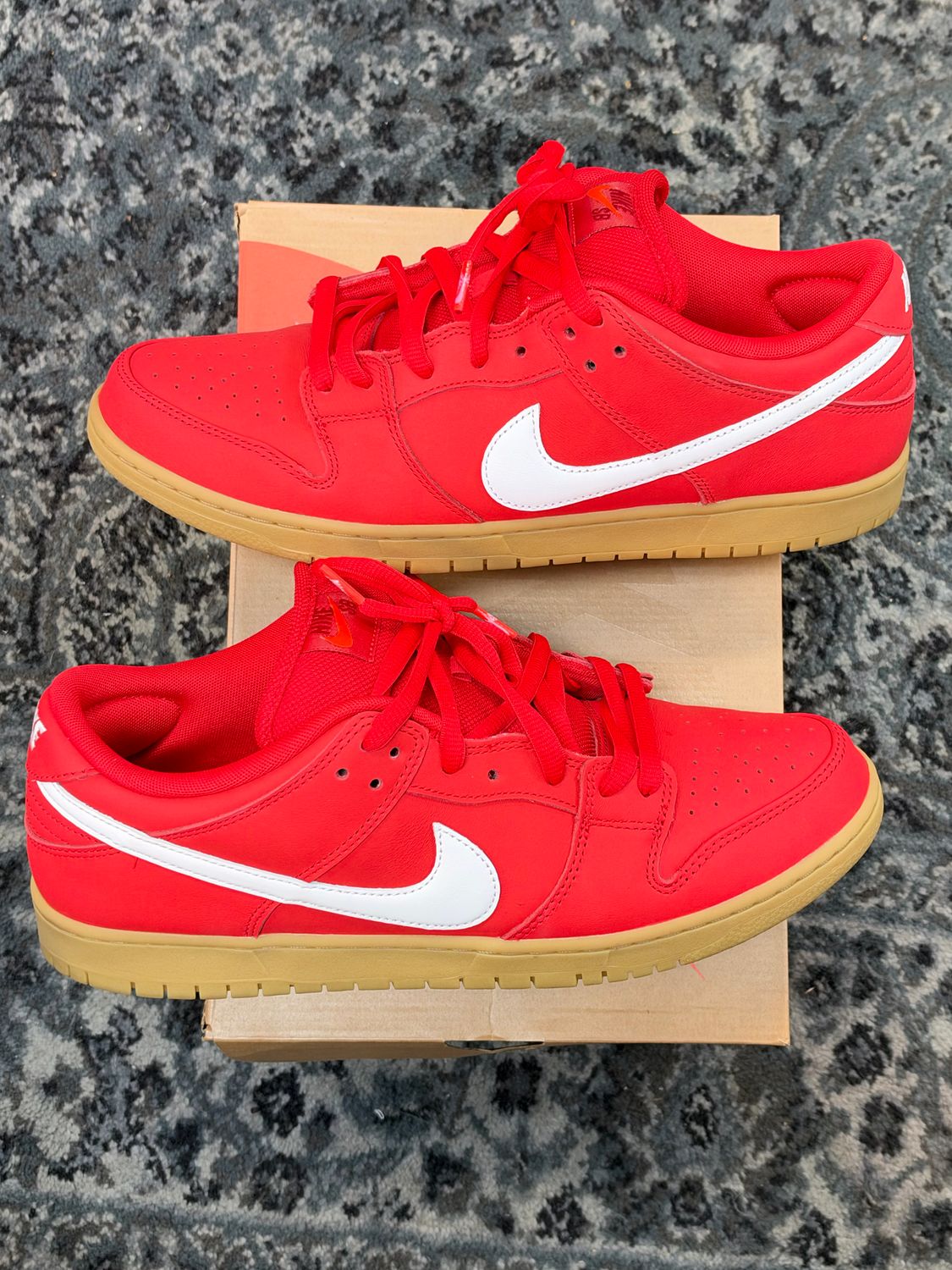 NIKE DUNKW LOW SB “UNIVERSITY RED GUM” SZ 13