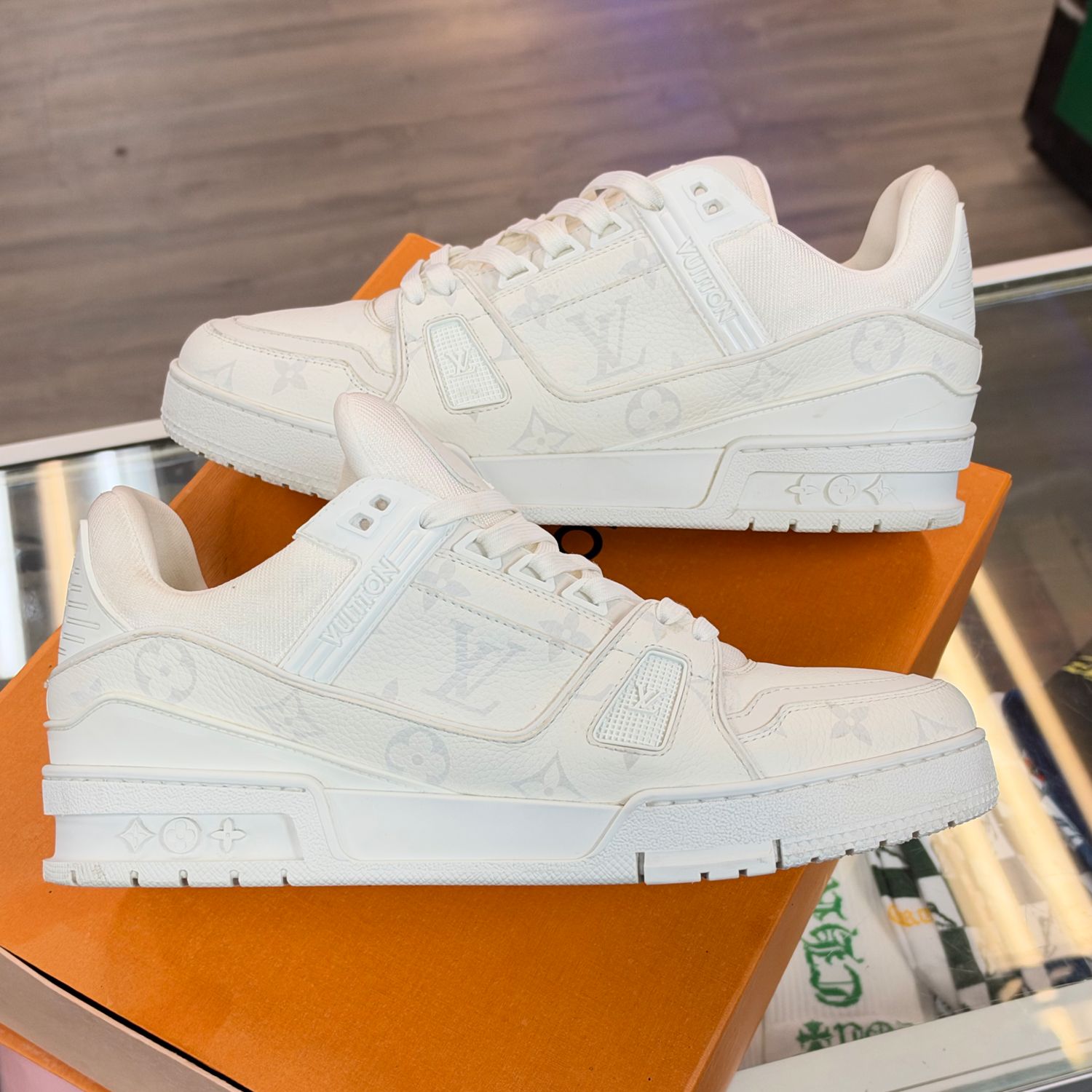 LOUIS VUITTON LV TEAIN “WHITE” LV 8