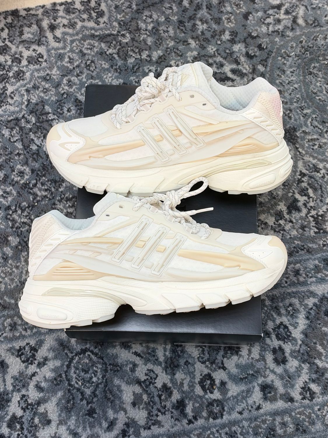 ADISTA JELLYFISH X PHARRELL X VIRGINIA "TRIPLE WHITE" SZ 11